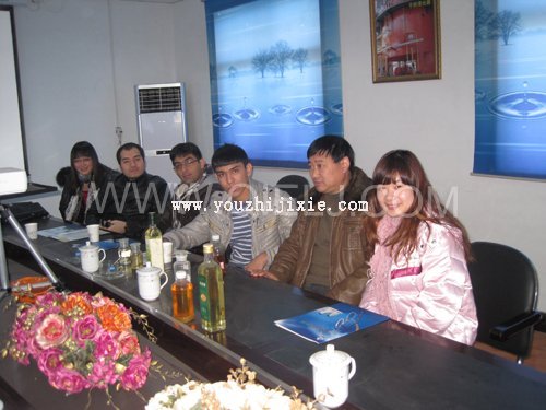 土庫(kù)曼斯坦450噸蓖麻籽預(yù)榨浸出生產(chǎn)線(圖2) 土庫(kù)曼斯坦450噸蓖麻籽預(yù)榨浸出生產(chǎn)線(圖2)